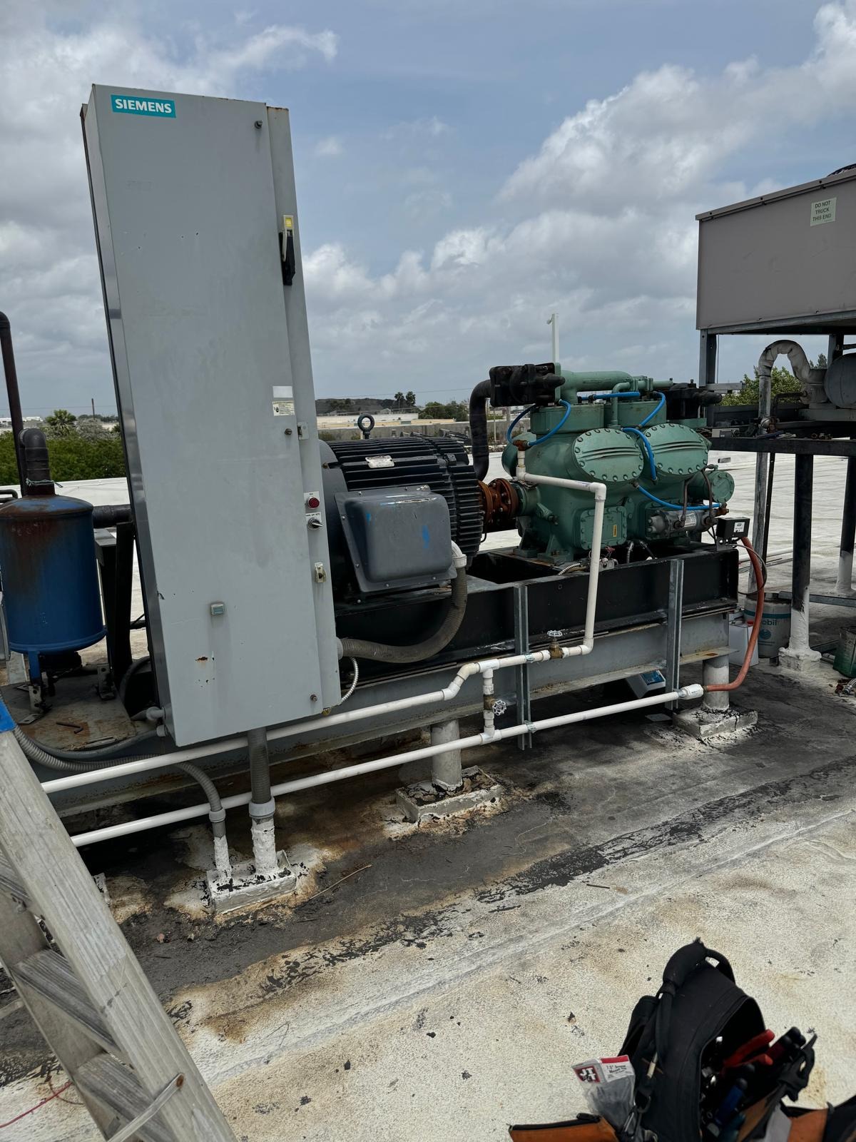 Commercial HVAC/R equipment installation documented by 4 Seasons